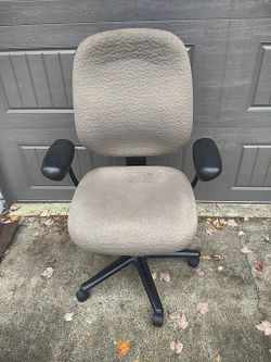 Amazingly incredible office chair!!
