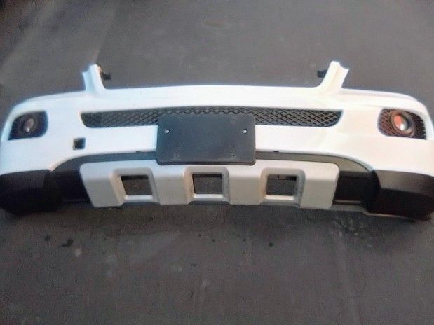 2006-2009 Mercedes ML350/500 Complete Front Bumper With All The Accessories Oem.