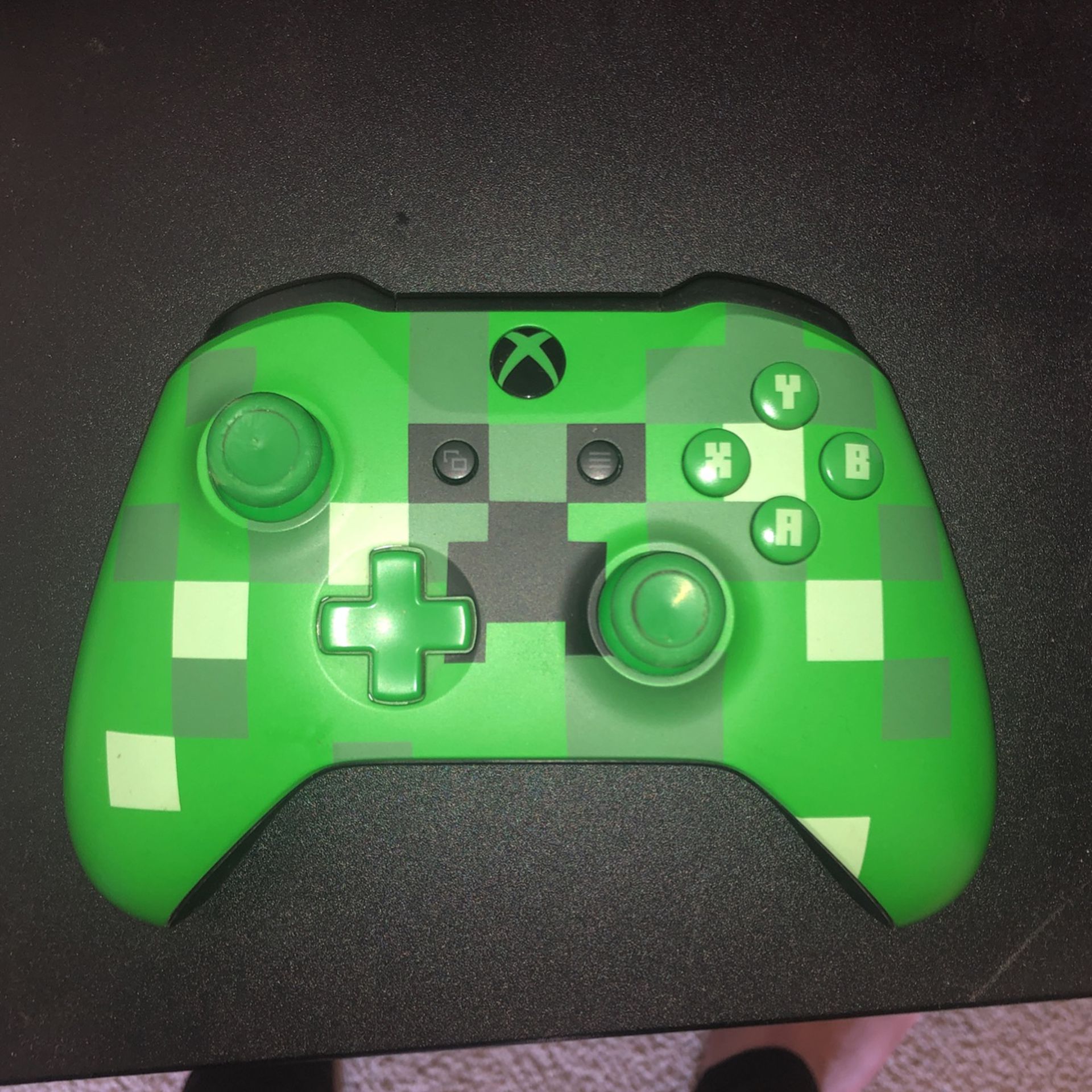 Verslinden Rauw Brochure DISCONTINUED MINECRAFT XBOX CONTROLLER - CREEPER for Sale in Tustin, CA -  OfferUp