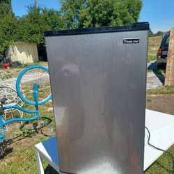 Small refrigerator magic chef