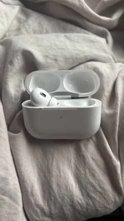 Apple AirPods Pro gen 2 with Charging Case left bud only