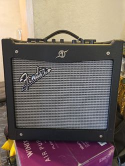 Fender amplifier 20 watts