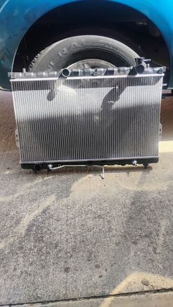 Aluminum Core Cooling Radiator OE Style for 2001-2006 Hyundai Santa Fe