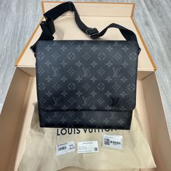 Louis Vuitton District PM Monogram Eclipse messenger bag