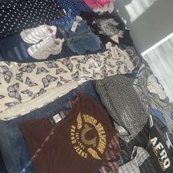 Everything You See Is Brand New Sz S And Xs Shoes Are Sz 1y 