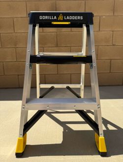 Gorilla Ladders 2.5 ft. Aluminum Step Ladder, 300lbs. Capacity