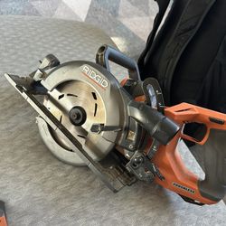 18V Brushless Cordless 7-1/4 in. Rear Handle Circular Saw