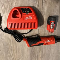 Milwaukee M12 1.5 amps 3/8 in. Cordless Brushed High Speed Ratchet Kit (Battery & Charger)