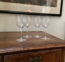 BACCARAT Wine Glasses.  Set of 4
