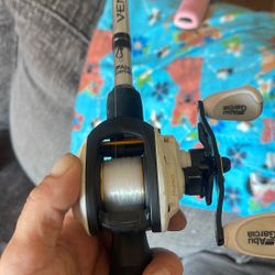 Bait Caster Abu Garcia Fishing Pole Combo 