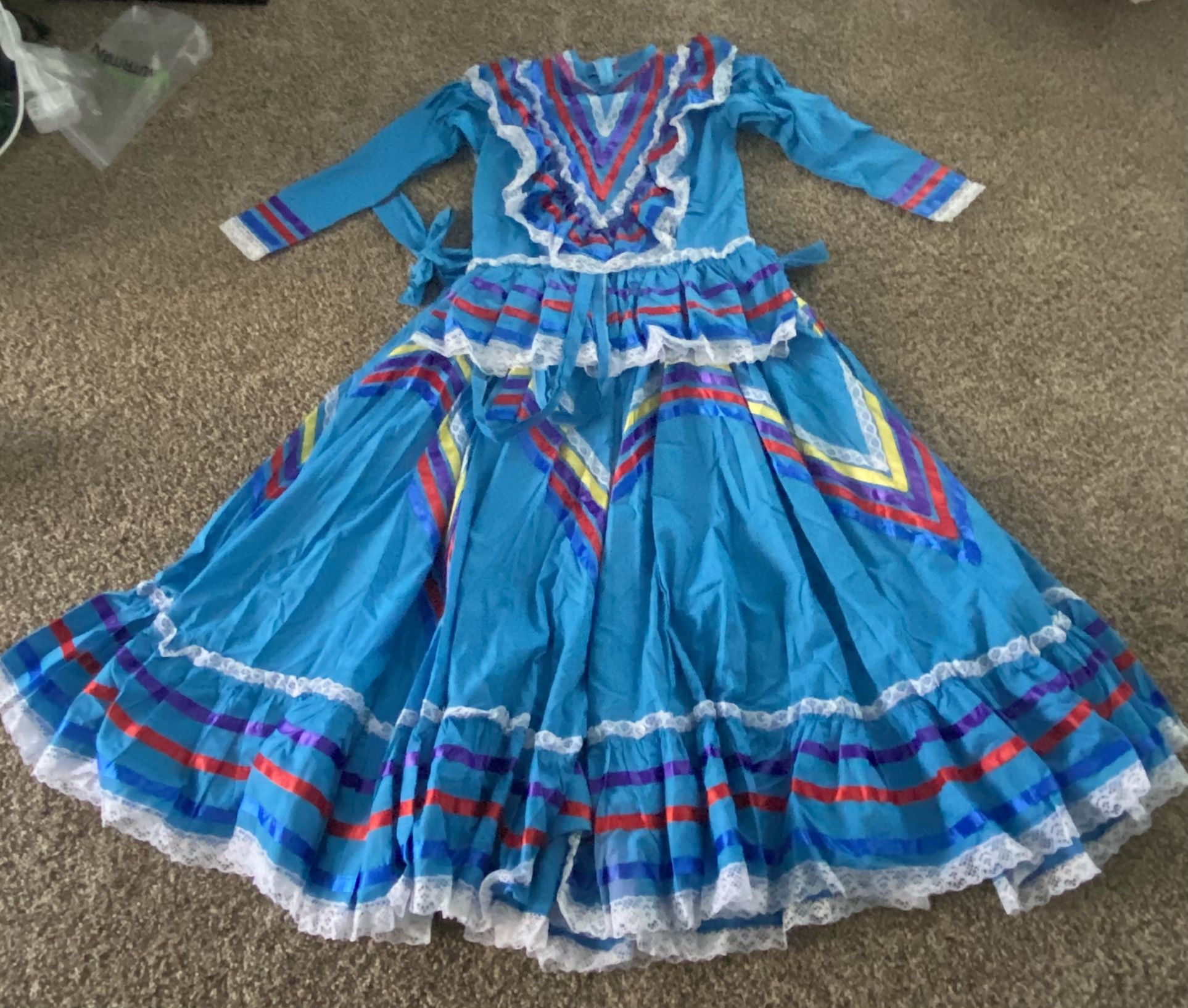 Folklorico Dress - www.rajagirimanappuram.com