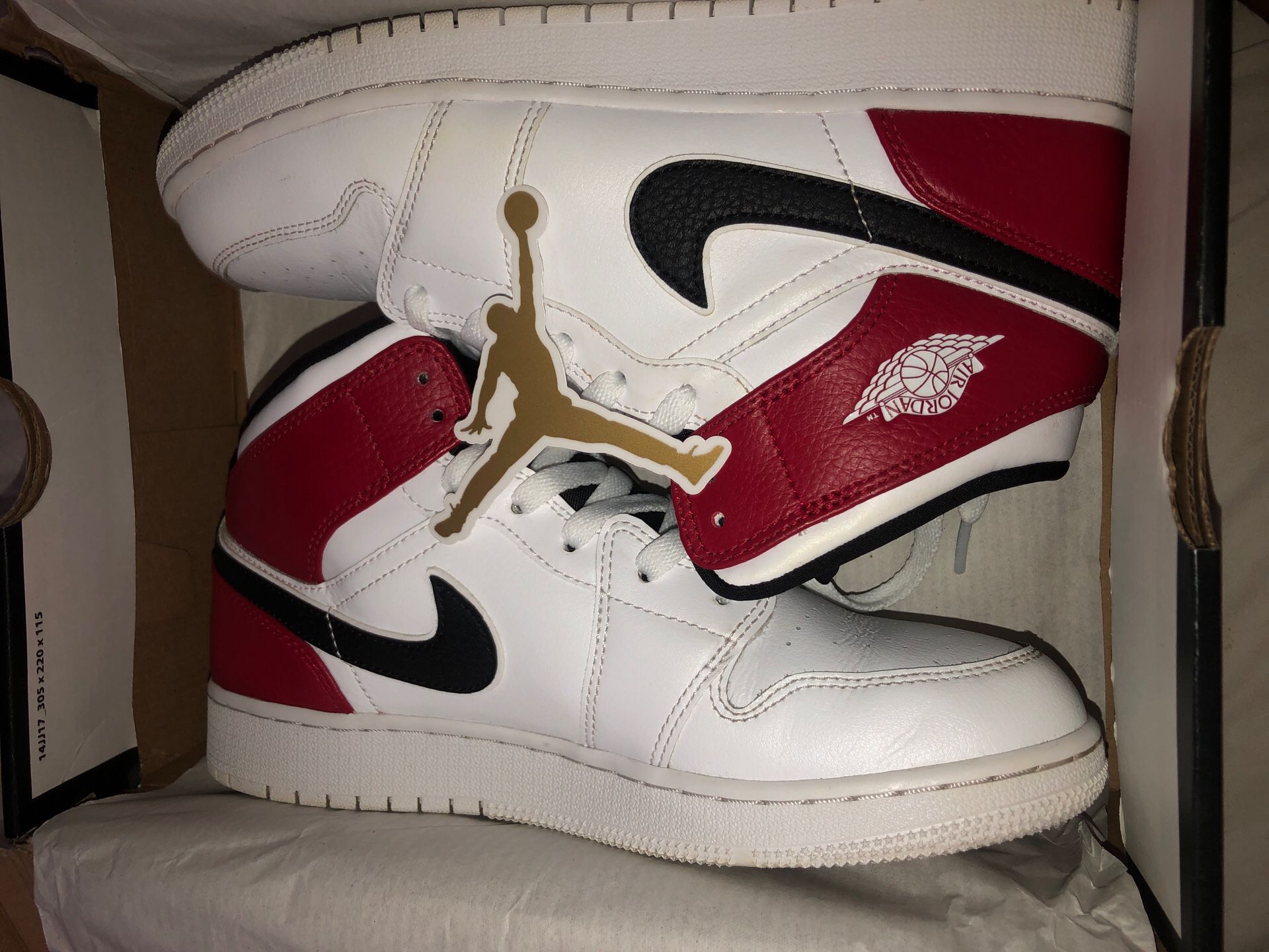 Jordan 1 mid white/black Gym Red for Sale in Los Angeles, CA - OfferUp