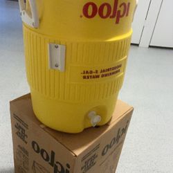Igloo Water Container 