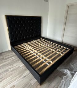 Bed frame leather / gold (Available queen / king)