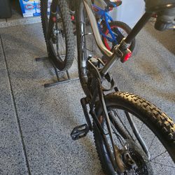 1 Giant trance x 1 bike