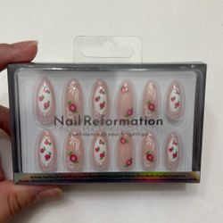 Nail Reformation Almond Shape Press-On Nails 