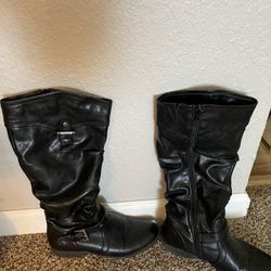 Boots. Size 7 Black 