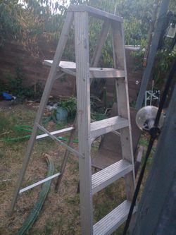 KELLER. 6-FOOT Aluminum Ladder