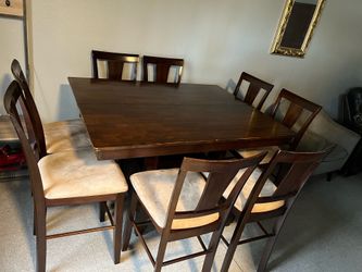 Table with 8 chairs
