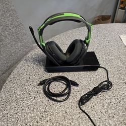 ASTRO Gaming A50 Wireless Dolby Gaming Headset for Xbox  & PC - Black/Green (2017 Model)