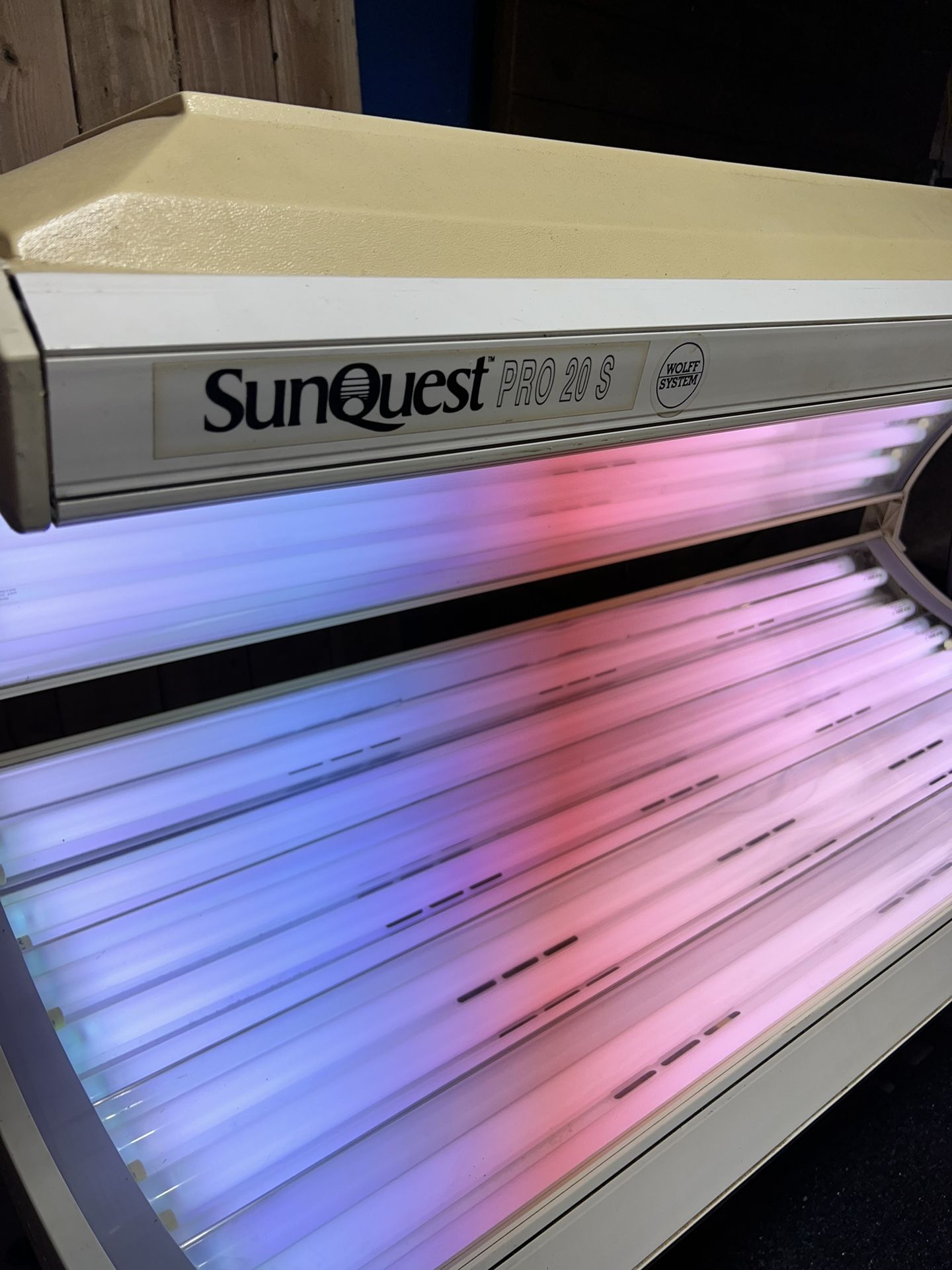 SunQuest Pro Tanning Bed