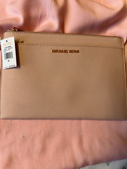 Michael Kors wristlet