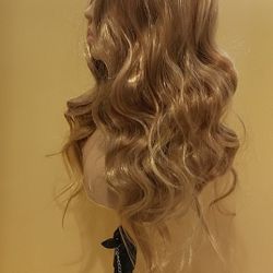 Short Brown Wavy Wig