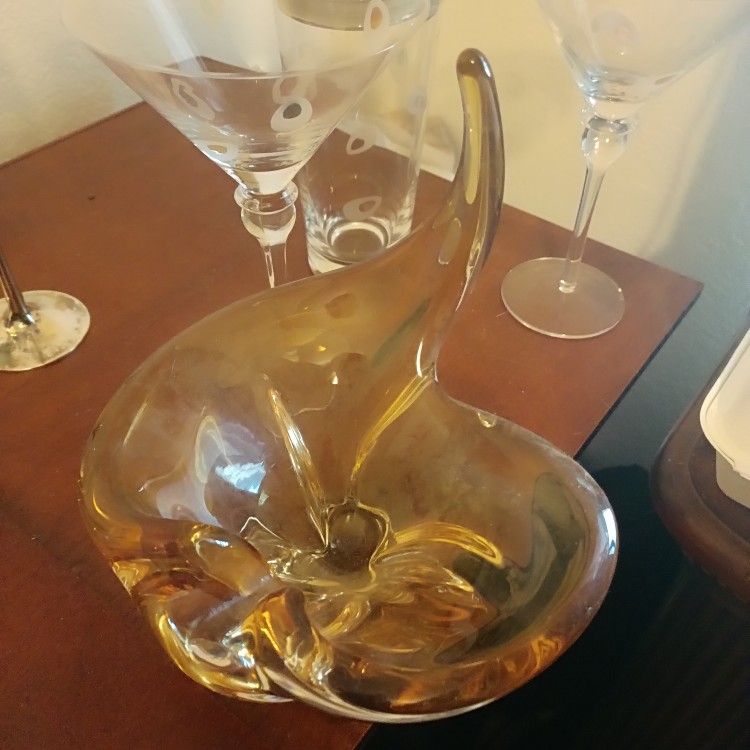 Chalet Lorraine 7½” Sculpture Hand Blown Glass Bowl Art