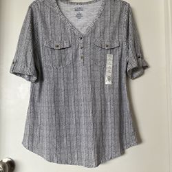 Women’s Top, Size M, New