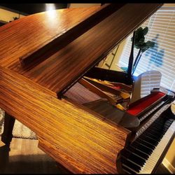 Grand Piano 