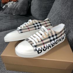 Burberry Sneakers