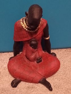 Wood Carved Tribal Woman With Baby Statue/Sculpture 