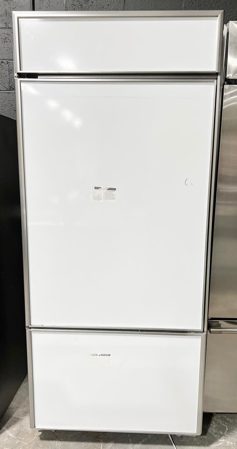 Monogram COUNTER-DEPTH 36" Built-In Bottom-Freezer Refrigerator w/ICE MAKER
