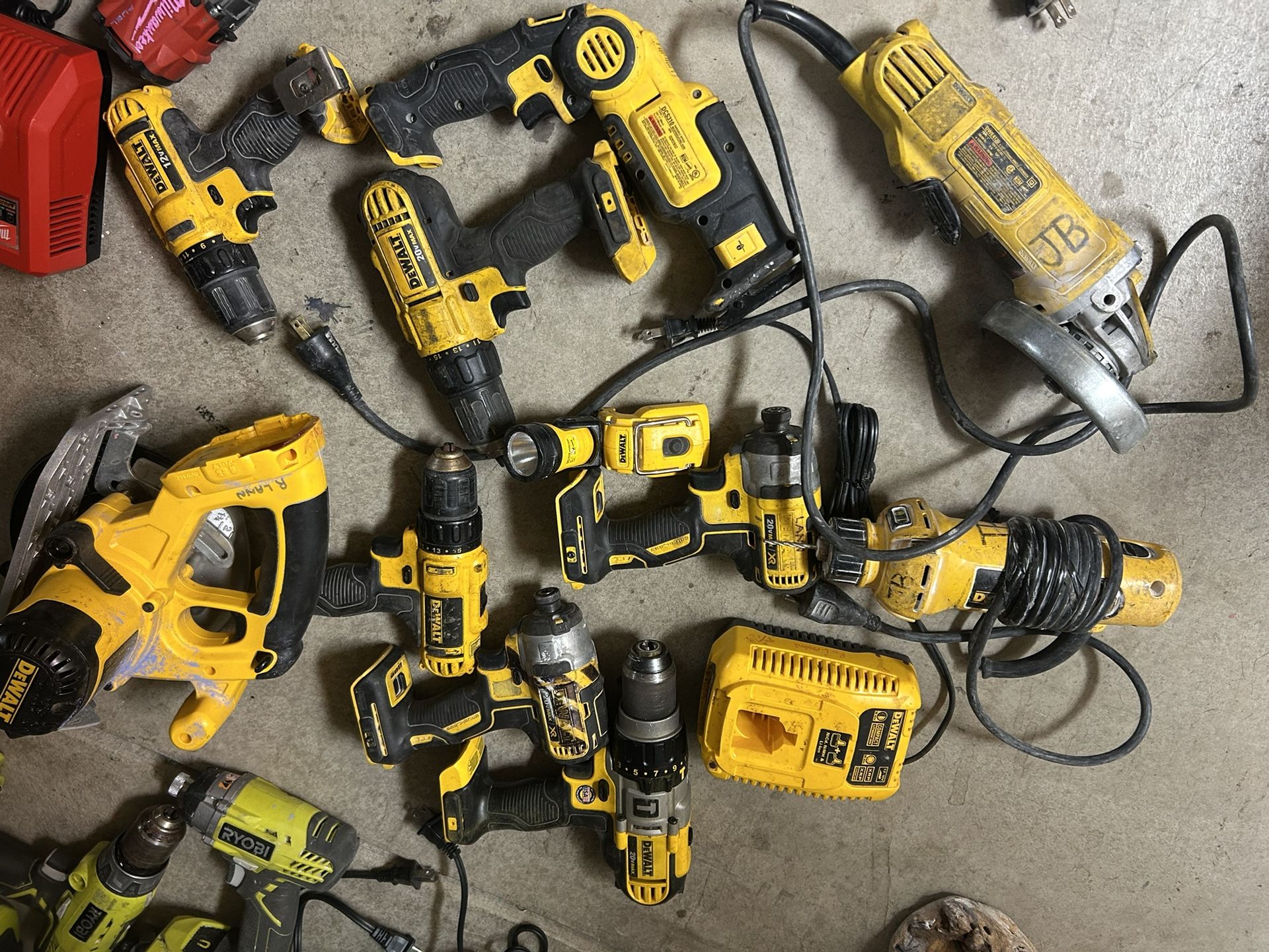 Milwaukee multiple power tools for only $500