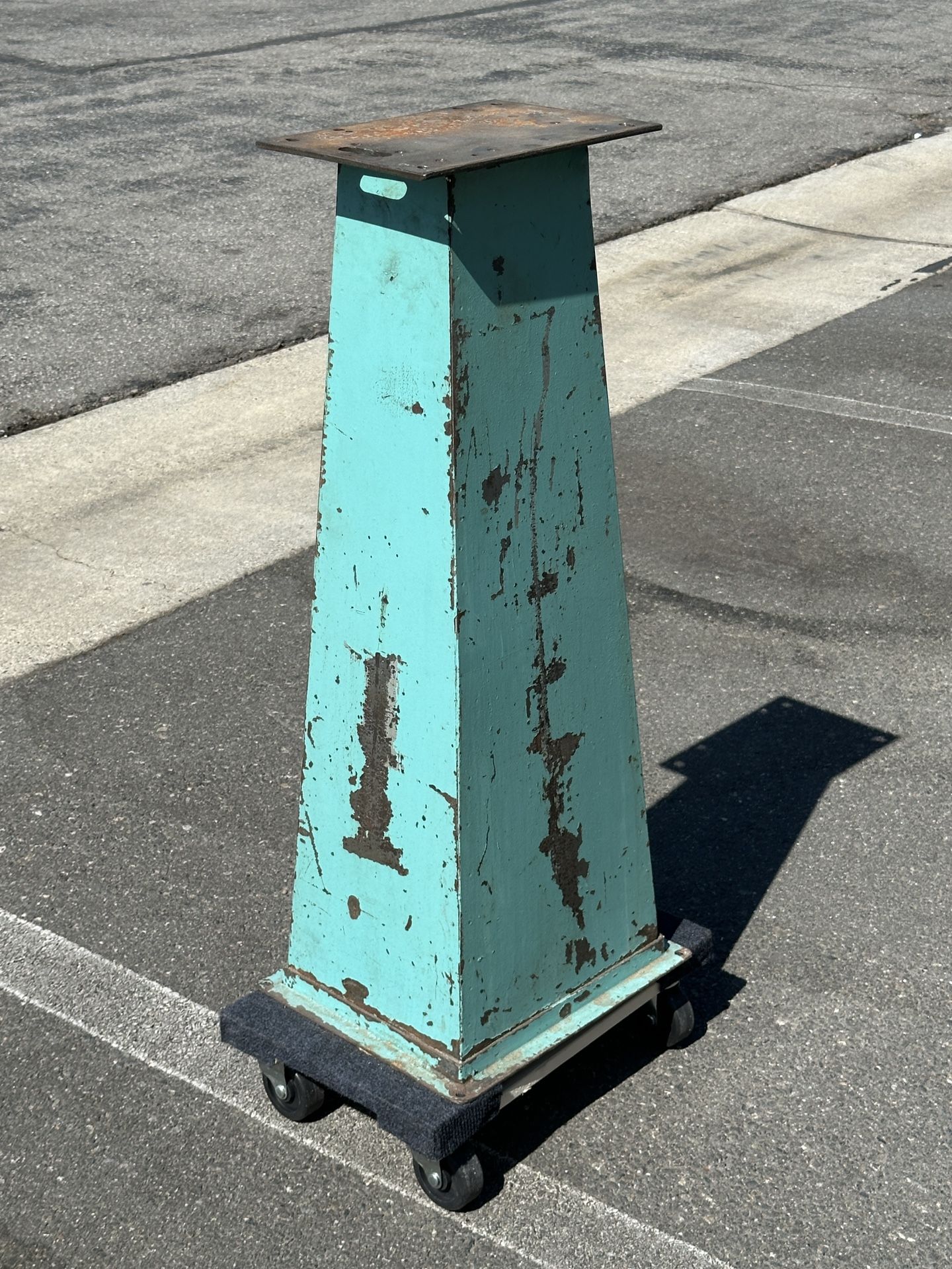 Tool Stand Pedestal