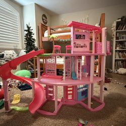 Mega Barbie Dreamhouse 