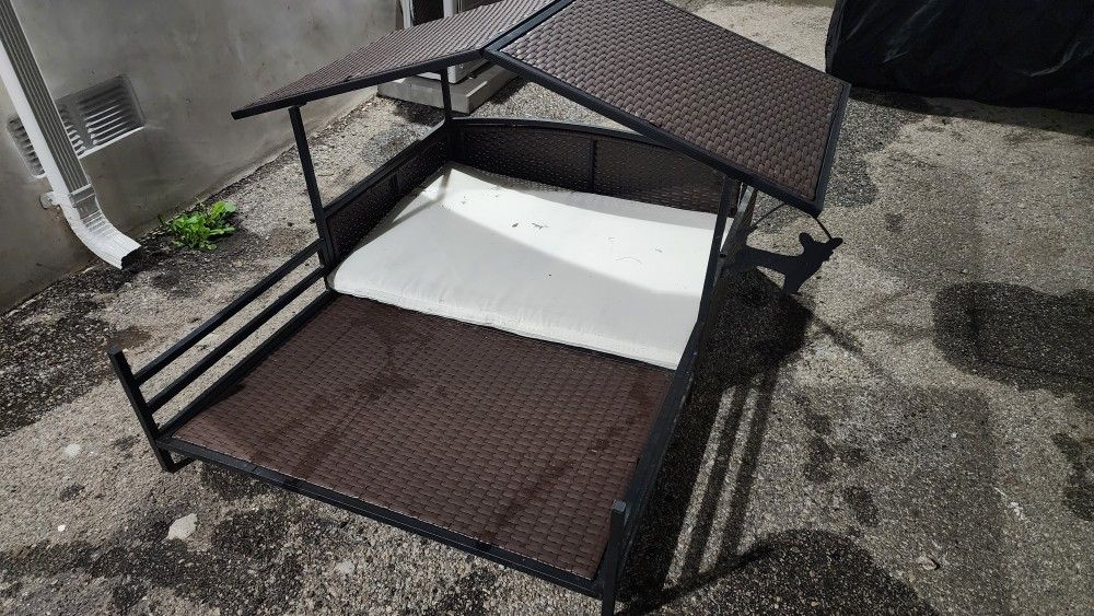 Outdoor Pet Bed
