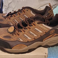 Sketchers Slip Resistant Lughtweight Safety Toe 