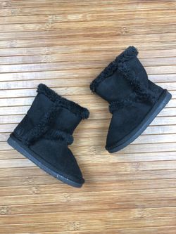 Girls airwalk black boots size 4