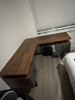 Modern L-Shaped Desk w/ Drawers & File Cabinet – Perfect Condition