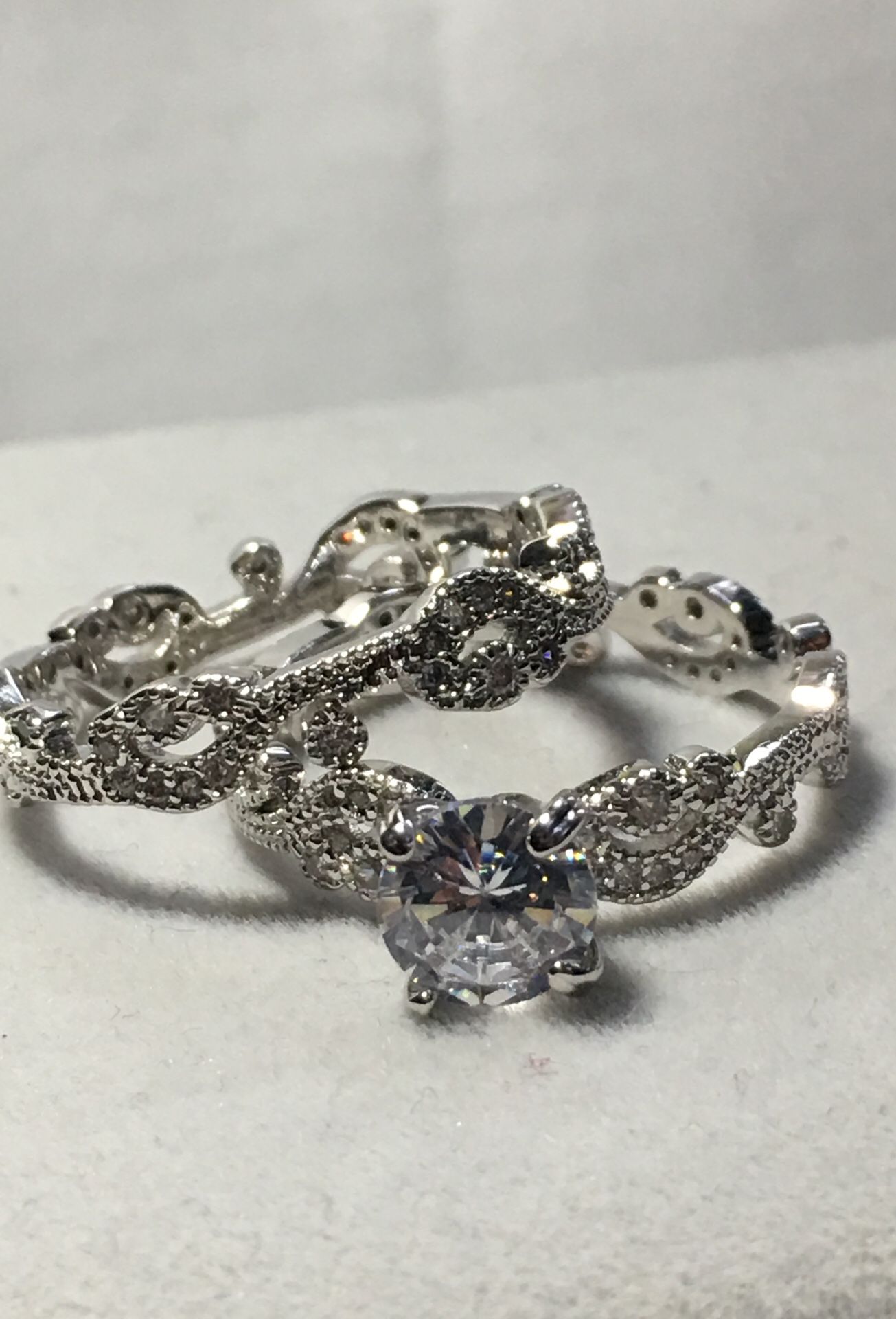 Women’s classic wedding engagement ring set