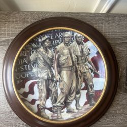 Framed Tha Franklin Mint official friends of the Vietnam Veterans memorial plate