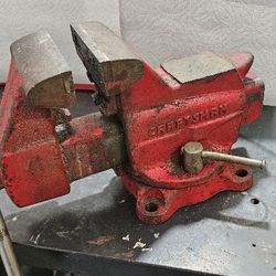 Vintage Craftsman Bench Vise.  Vintage,  with Swivel Base  4” Jaws