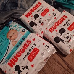 Diapers Size 3 And 5/ Pañales Talla 3 Y 5 