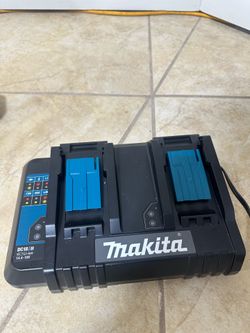 Makita Charger