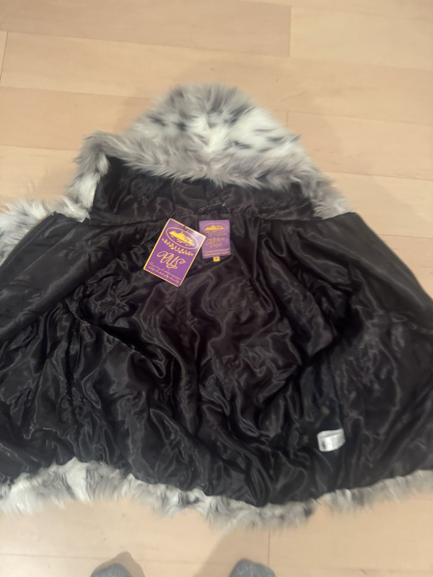 Corteiz Fur Jacket for Sale in Los Angeles, CA - OfferUp