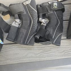Knee Braces. 