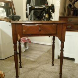 Vintage Singer Sewing Machine 