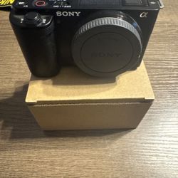 Sony_Alpha_ZV - E10_Mirrorless_Camera