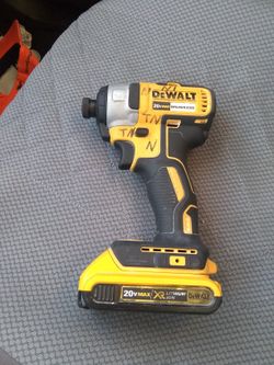 Vendo drill taladro DeWalt $90
